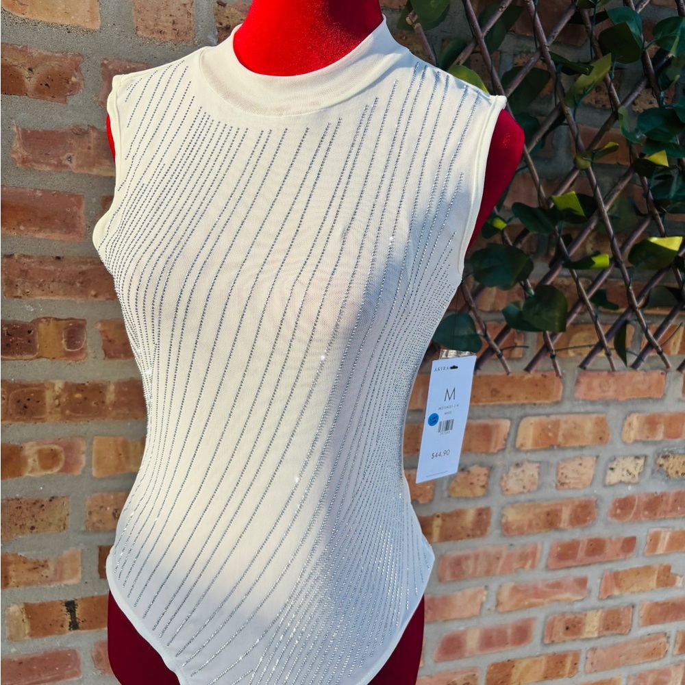 NWT AKIRA Rhinestone Embellished Sleeveless Mock Neck Top – Size M